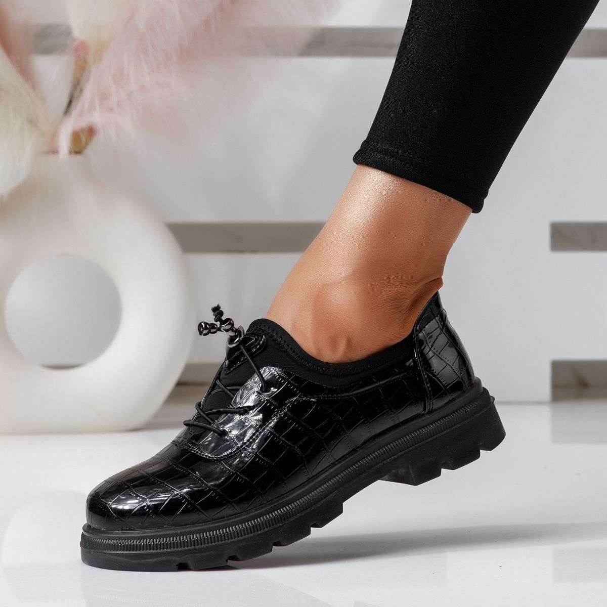 Pantofi casual dama negri din piele ecologica lacuita Mariah #24606