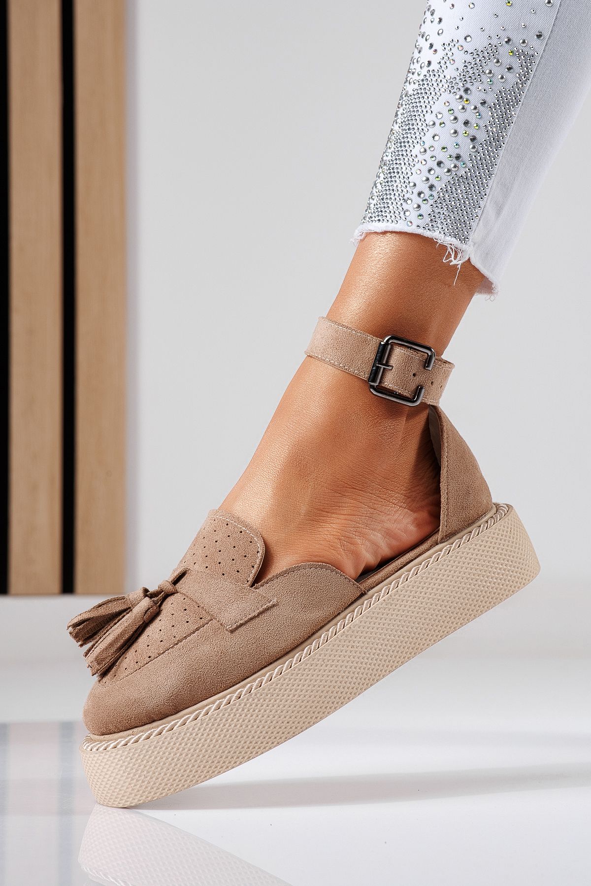 Pantofi casual dama bej din piele ecologica intoarsa Aryan #24610