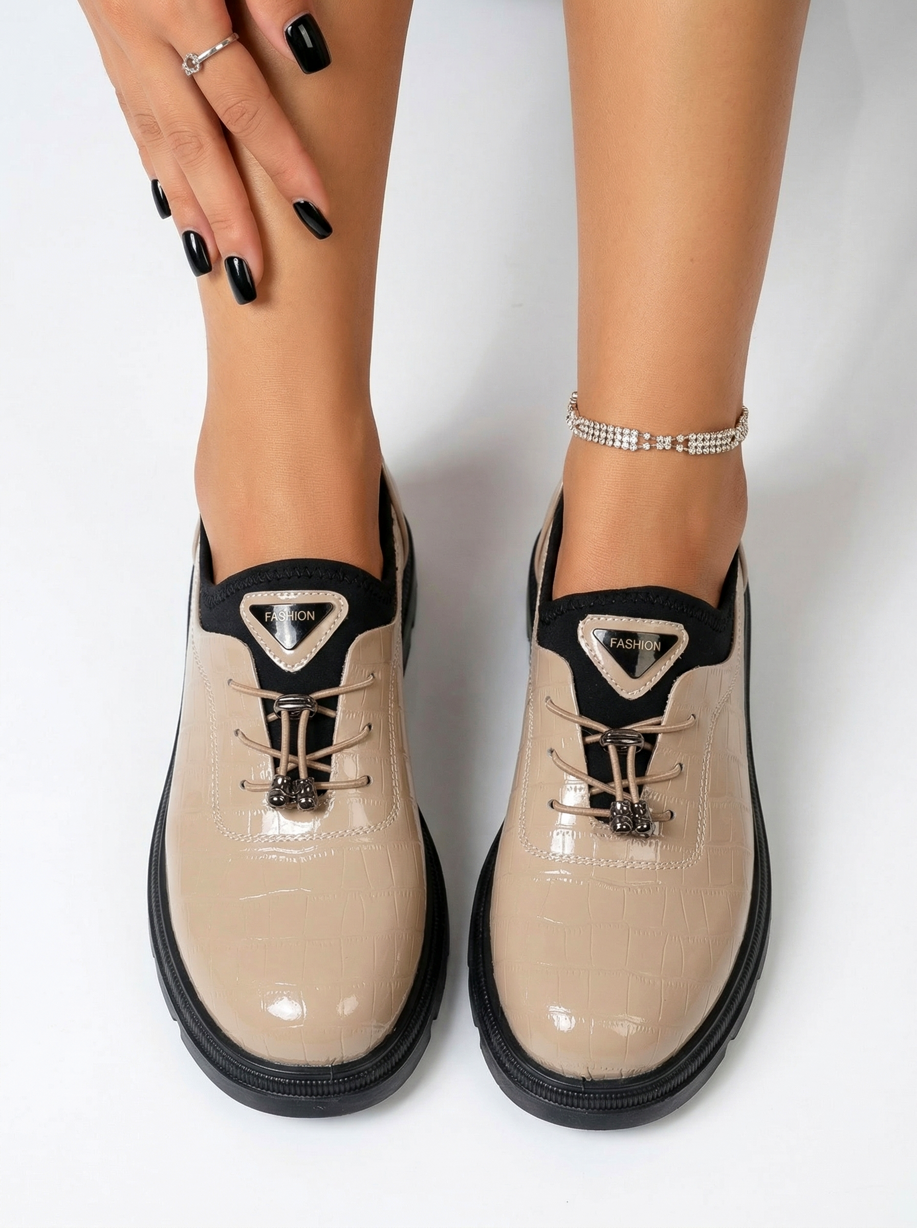 Pantofi casual dama bej din piele ecologica lacuita Mariah #24605