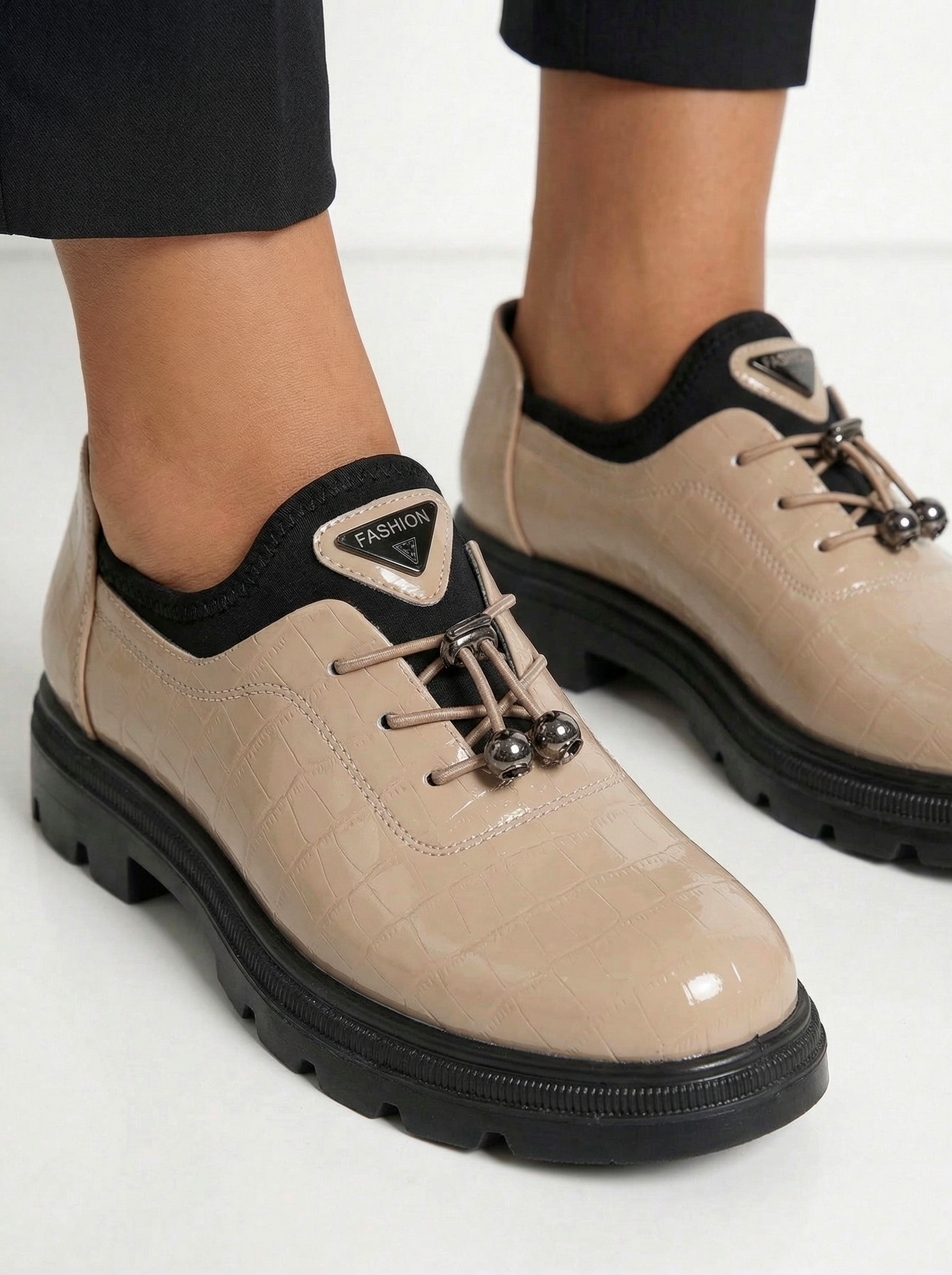 Pantofi casual dama bej din piele ecologica lacuita Mariah #24605