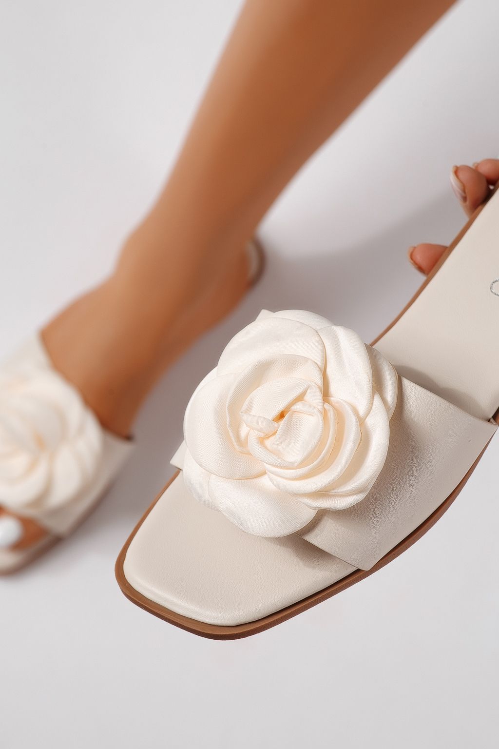 Papuci dama bej din piele ecologica Nerys #25102