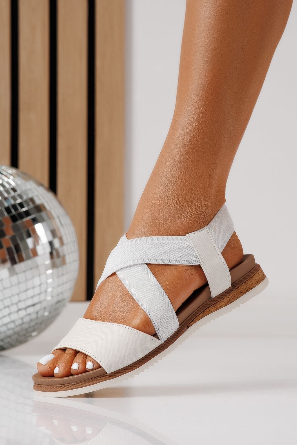 Sandale cu talpa joasa dama albe din piele ecologica Yara #25155