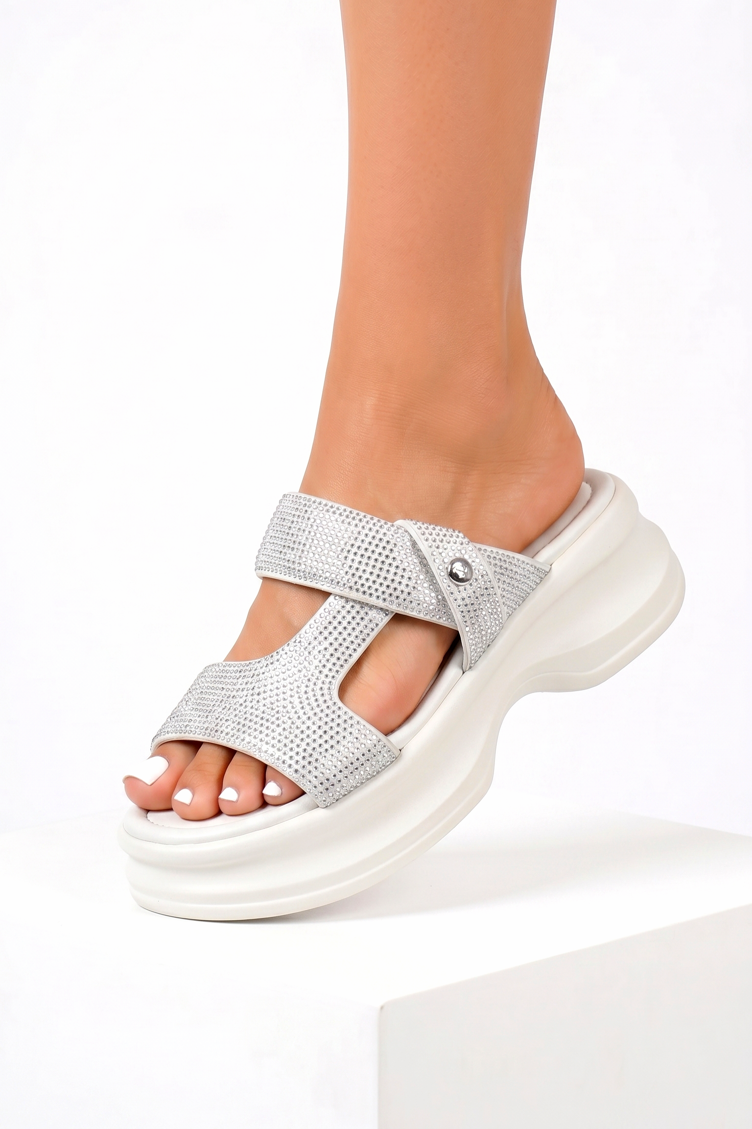 Papuci cu platforma dama albi din piele ecologica intoarsa Zinna #25417