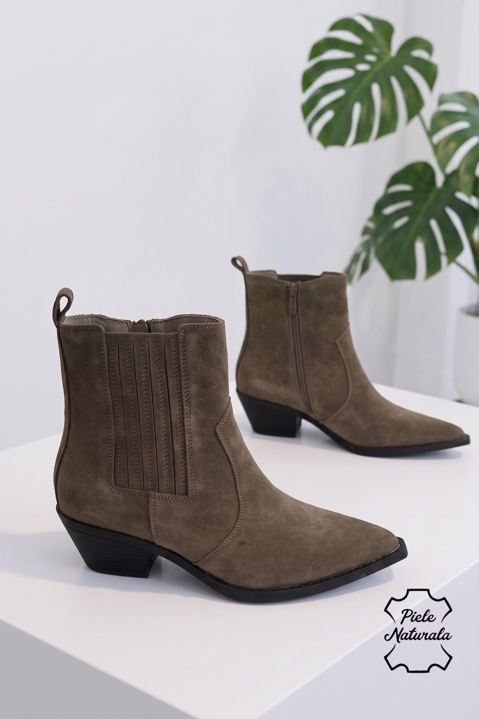 Ciocate dama khaki din piele naturala intoarsa Azura #25574