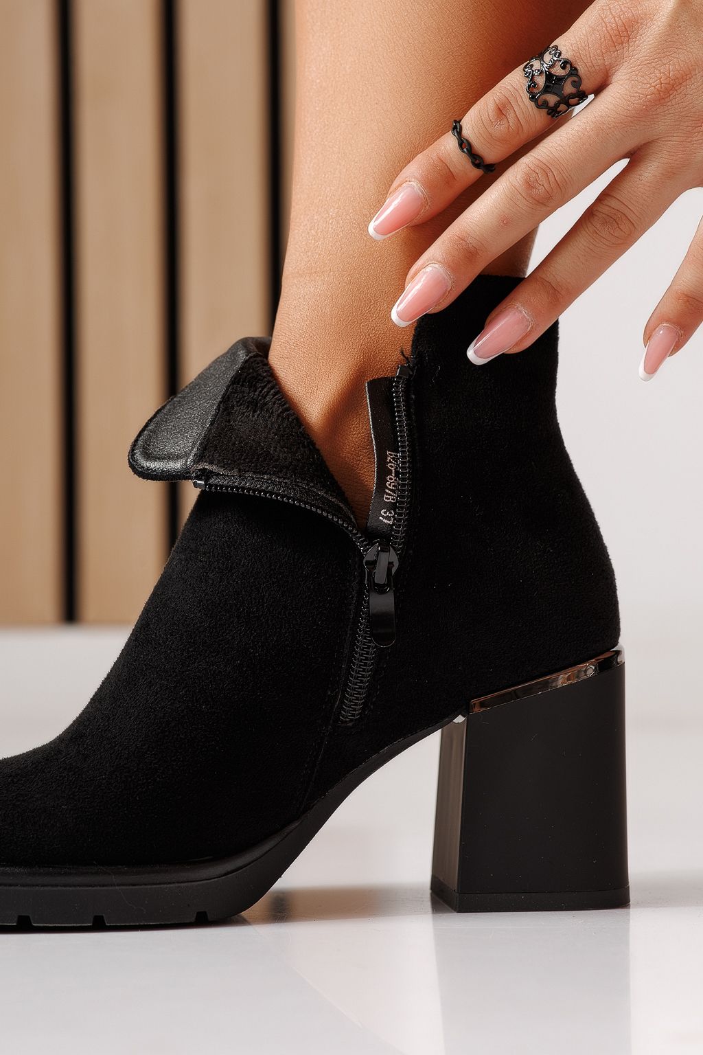 Botine dama captusite negre din piele ecologica intoarsa Evania #30093