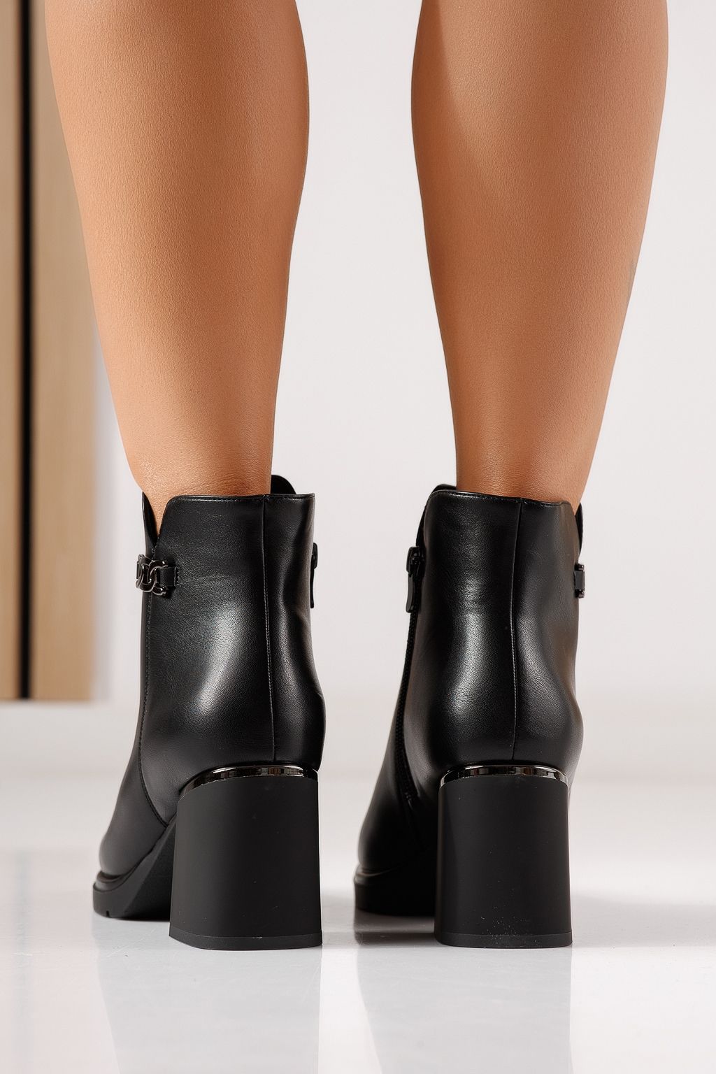 Botine dama captusite negre din piele ecologica Evania #30092
