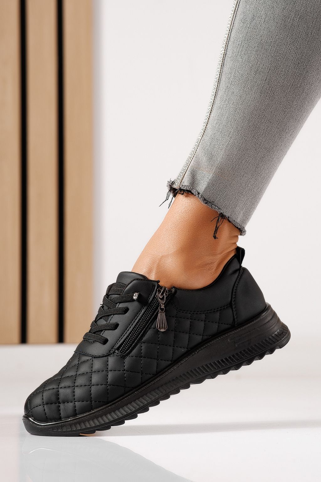 Pantofi casual dama captusiti negri din piele ecologica Lelia #30135