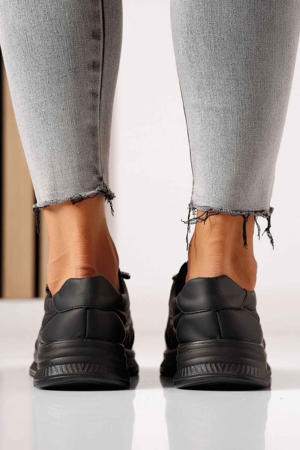 Pantofi casual dama captusiti negri din piele ecologica Orielle #30129