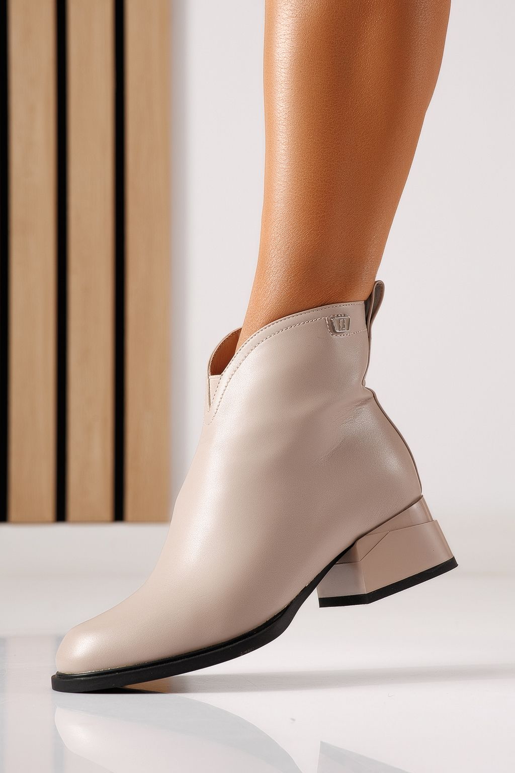 Botine dama vatuite bej din piele ecologica Ilinca #30247