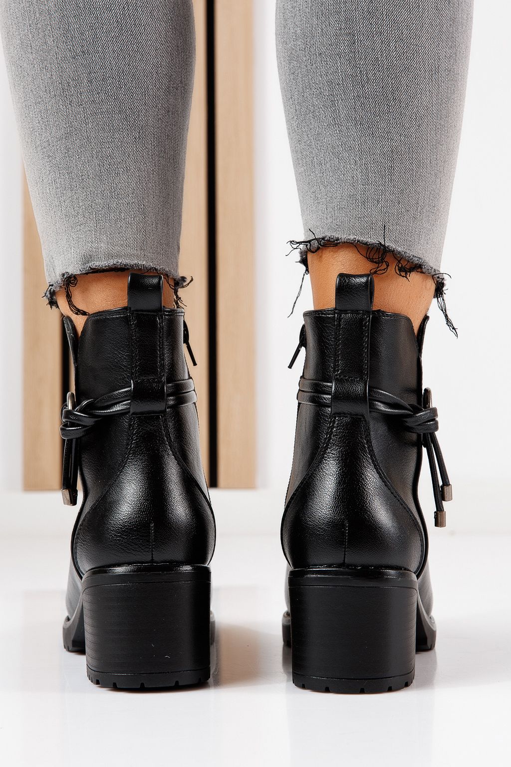 Botine dama vatuite negre din piele ecologica Yaara #30514