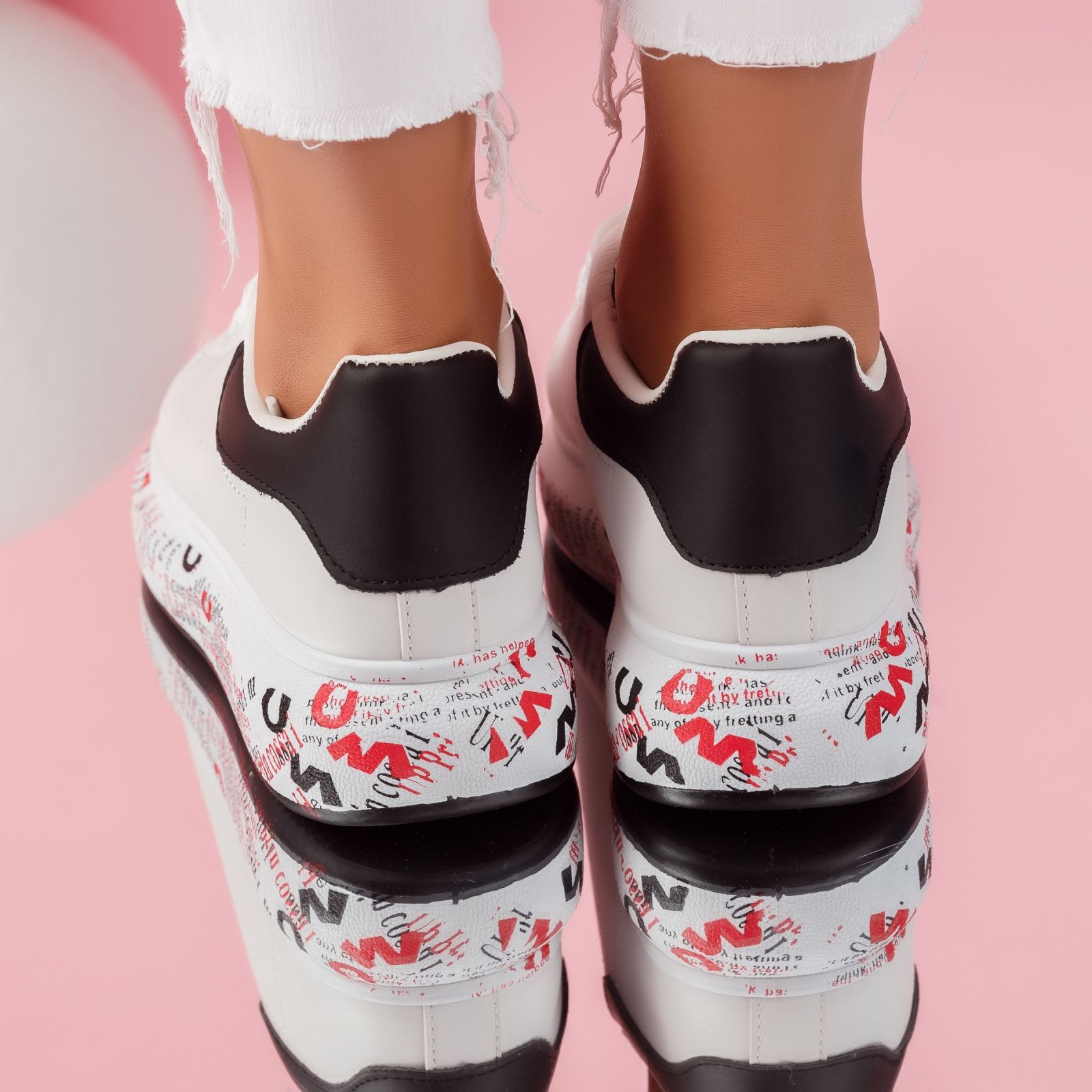 Дамски спортни обувки Melody Alb/Negru #4955M