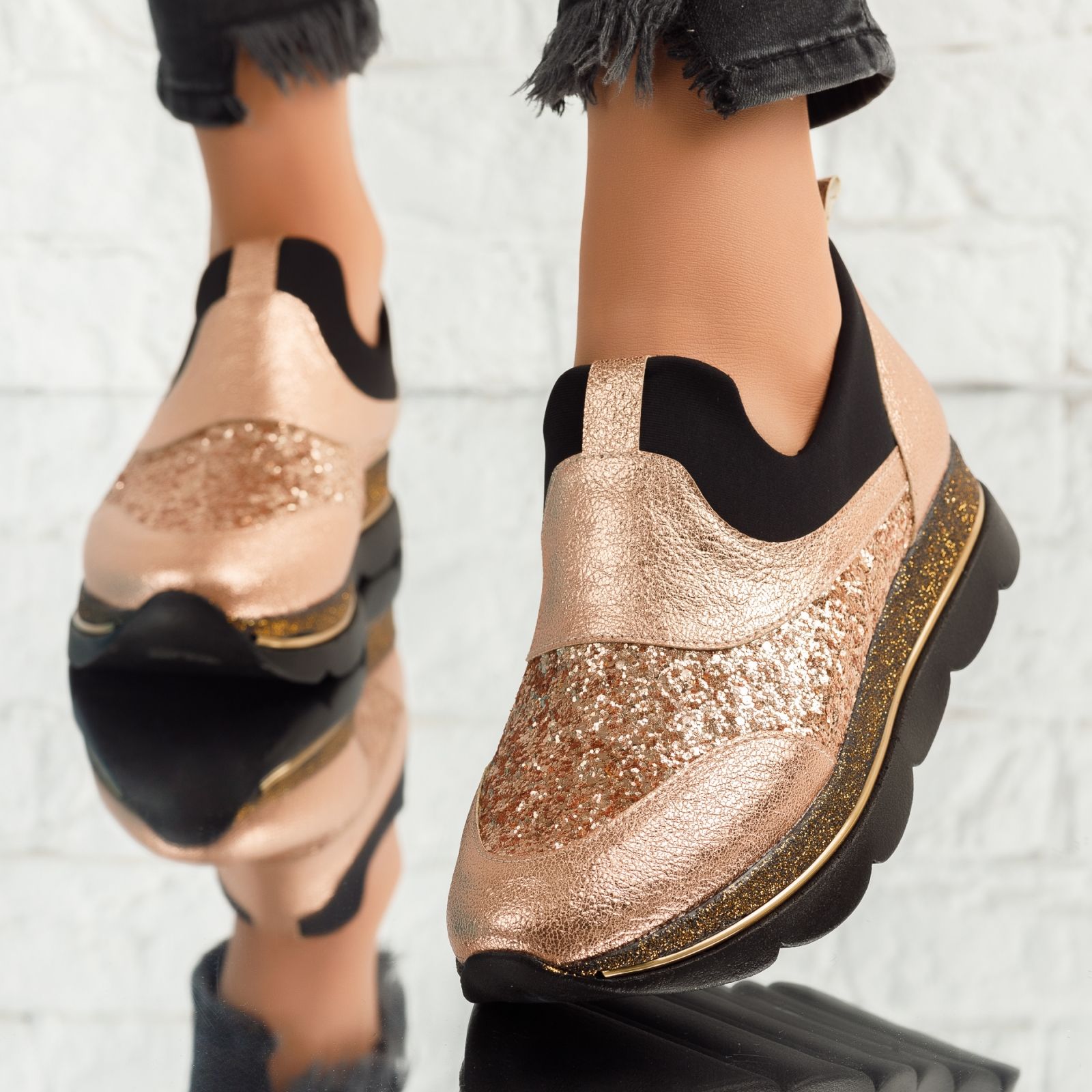 Дамски спортни обувки Maya Rose/Gold #4923M