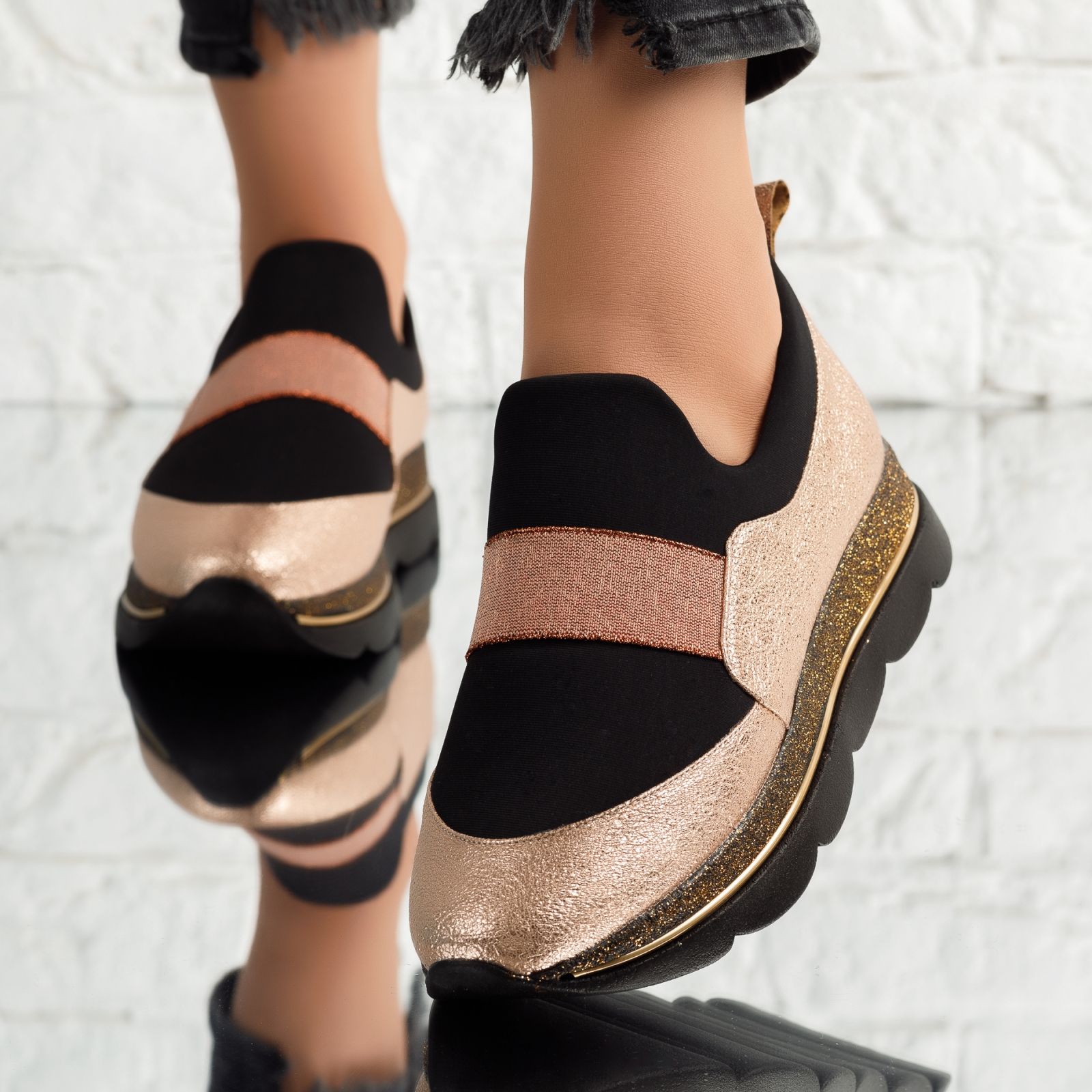 Дамски спортни обувки Sadie Rose/Gold #4935M