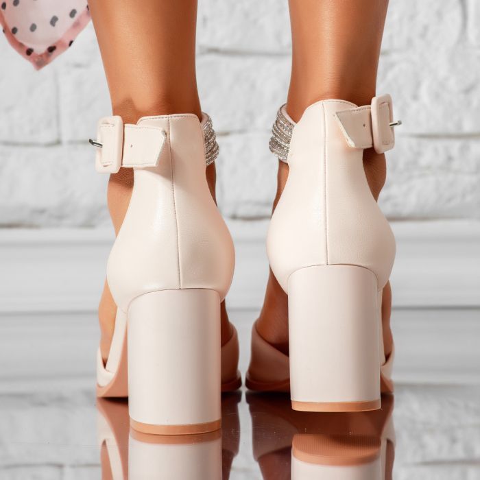 Дамски сандали с ток Larisa Бежово #14532