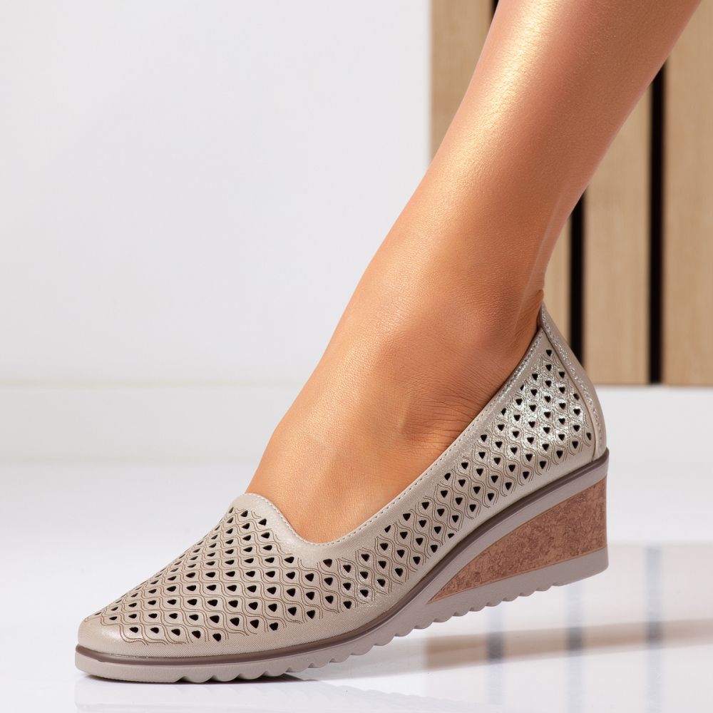 Дамски обувки с платформа от еко кожа в бежов цвят Hazel #18740