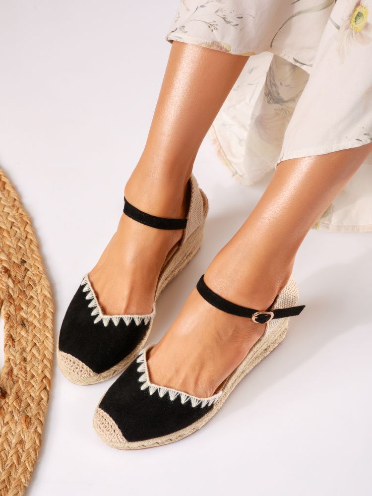 Дамски сандали с платформа черни от текстилен материал Nova #19047