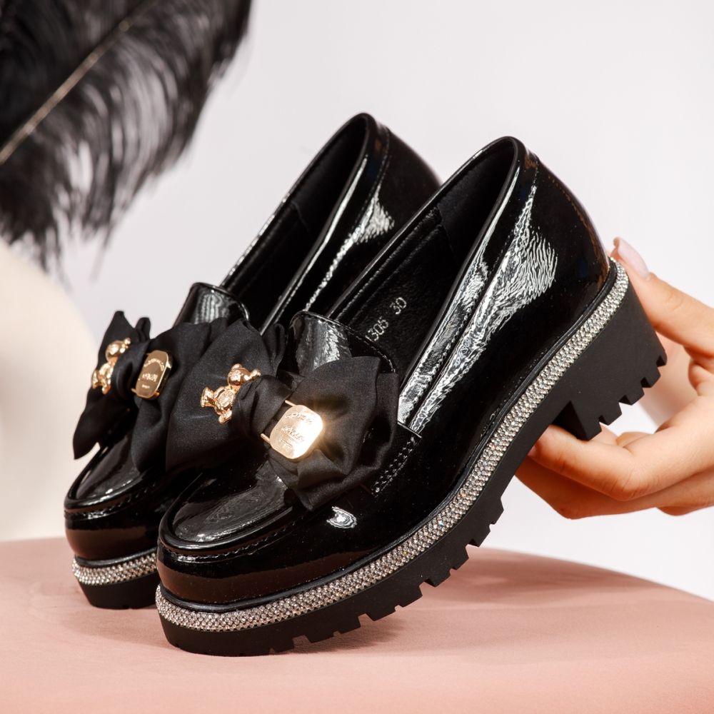Всекидневни детски обувки черни от лачена еко кожа Astrid #19119