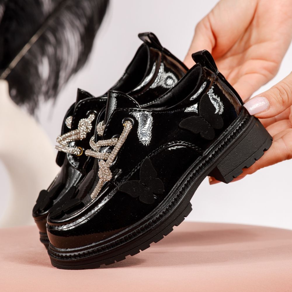 Всекидневни детски обувки черни от лачена еко кожа Ariana #19118