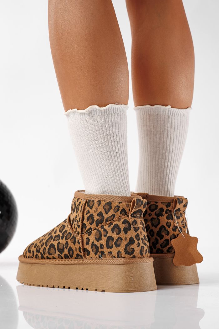Cizme scurte dama îmblanite tip Ug leopard din piele naturala intoarsa Flori #22806