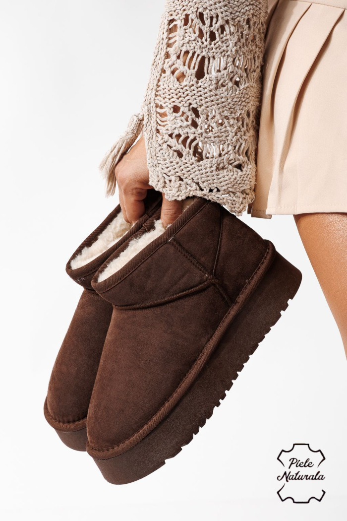 Къси дамски чизми подплатени с пух тип UGG кафяви от обърната естествена кожа Flori #22803