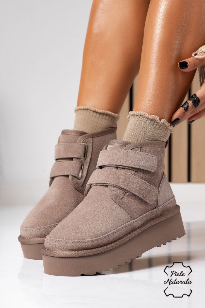 Къси дамски чизми одплатени с пух, тип UGG бежови от обърната естествена кожа Carla #22630