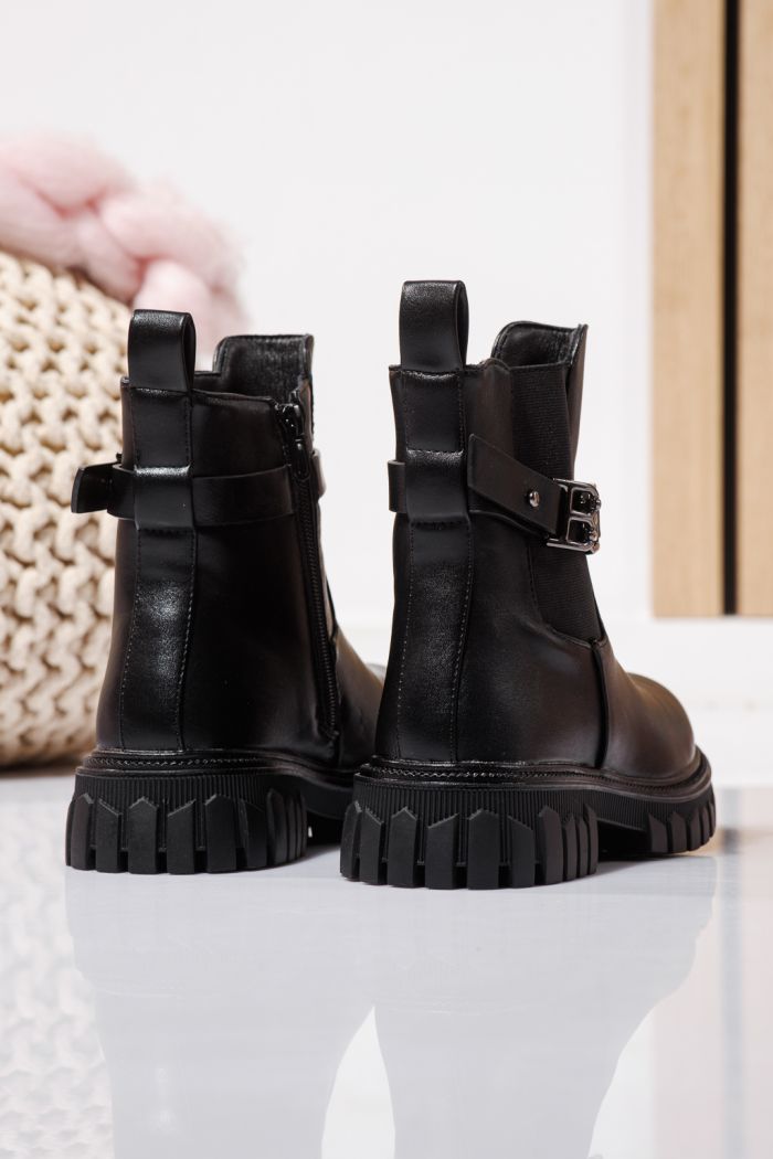 Ghete fete imblanite negre din piele ecologica Sara #23106