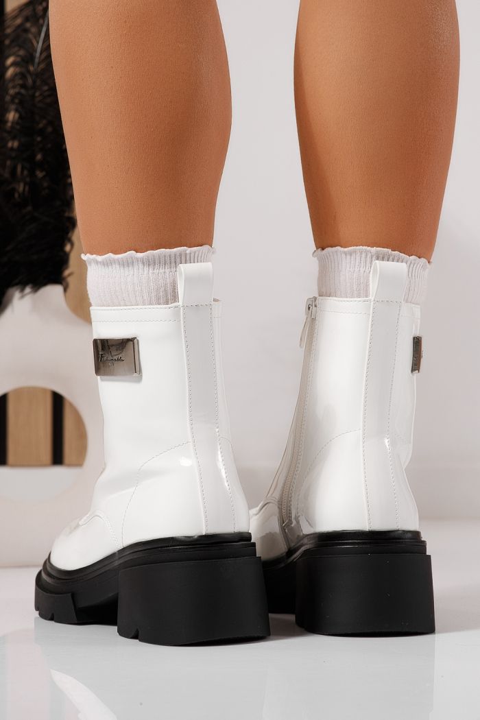 Ghete dama îmblanite albe din piele ecologica lacuita Joplin #23082