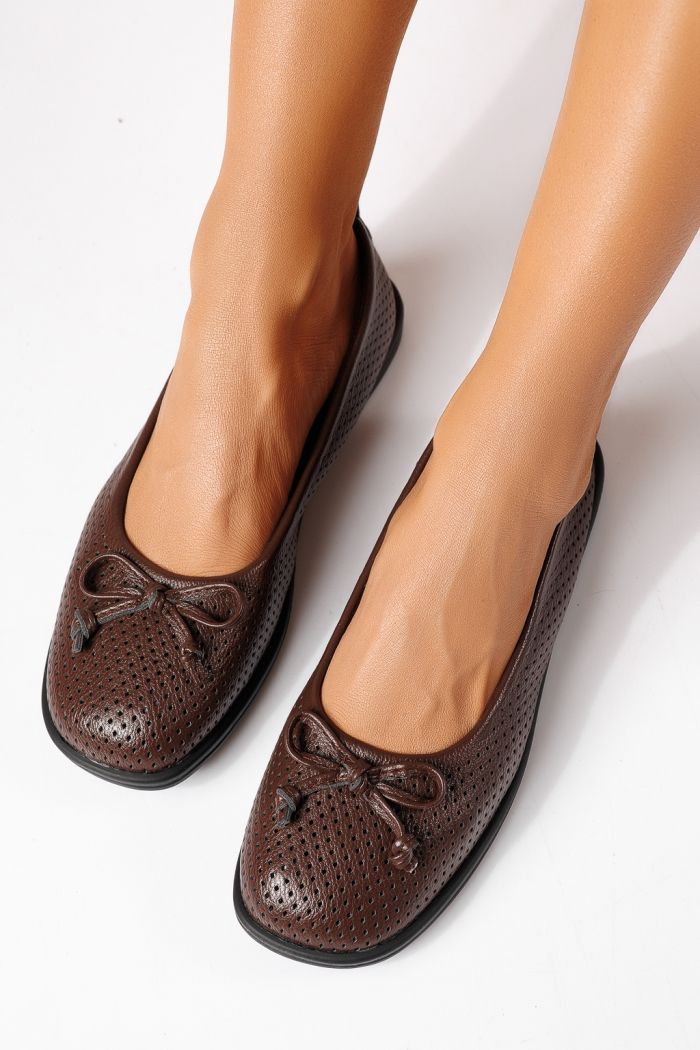 Női balettcipők barna öko bőrből készült Brielle #24885