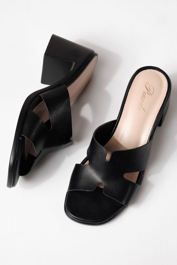 Papuci cu toc dama negri din piele ecologica Niki #24978