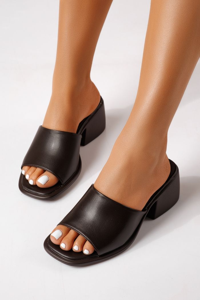 Papuci cu toc dama maro din piele ecologica Indira #25169