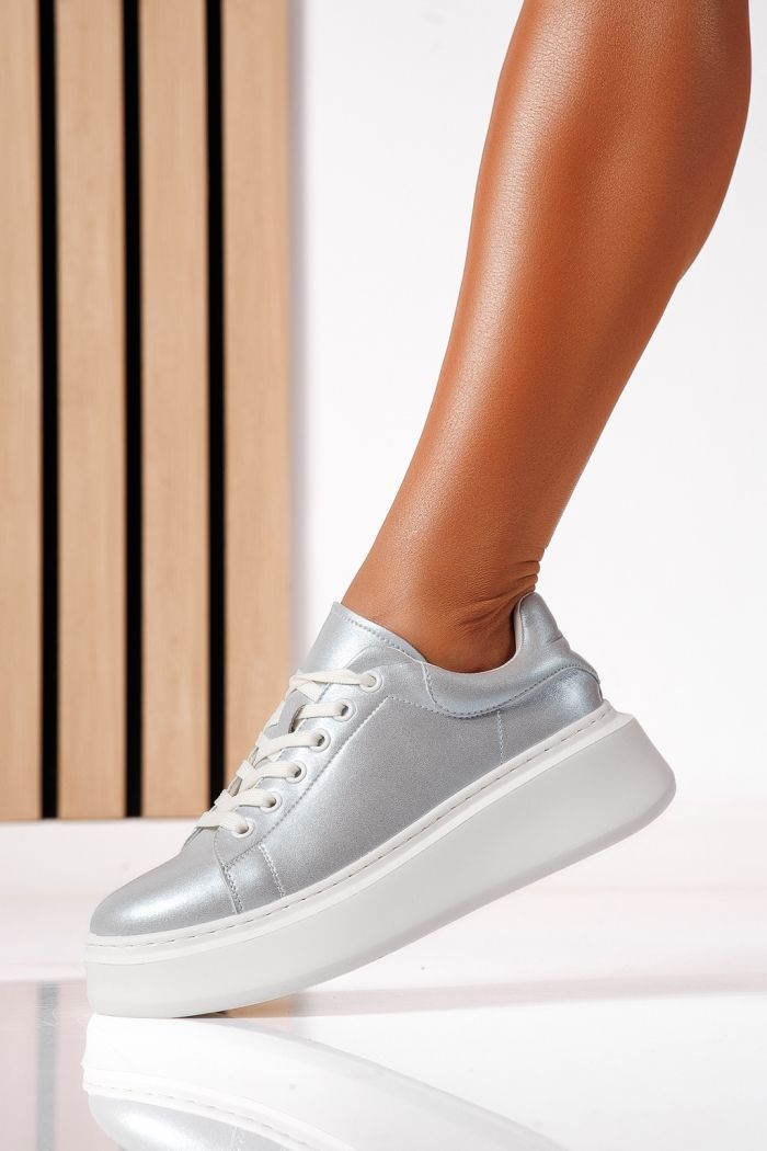 Дамски маратонки сребристи от естествена кожа Indira #25507