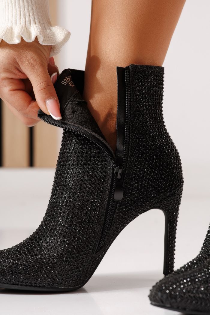 Botine dama captusite negre din material textil Naya #30011
