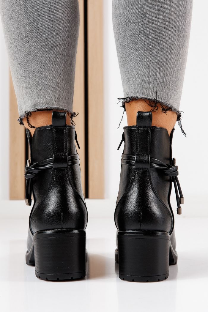 Botine dama vatuite negre din piele ecologica Yaara #30514