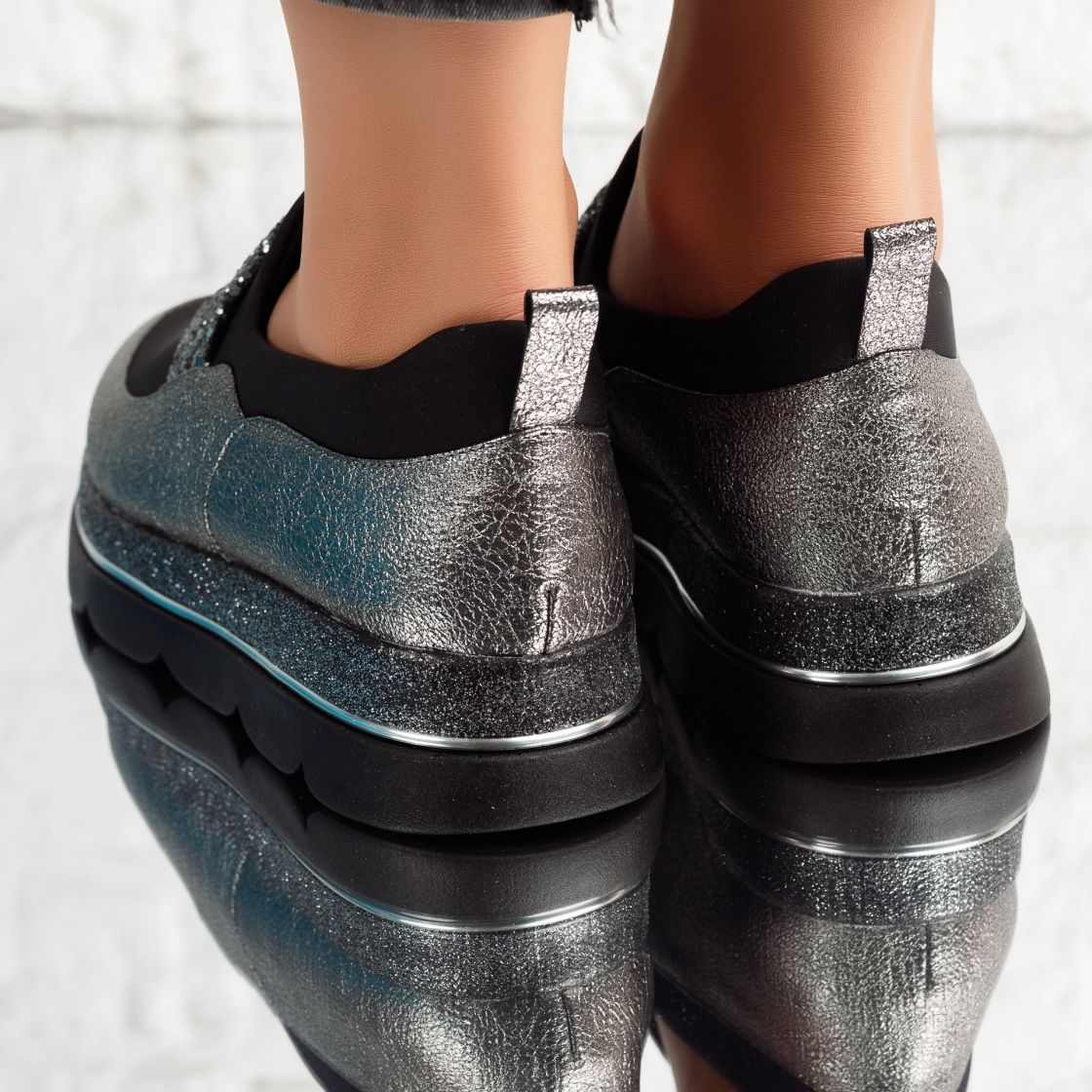 Дамски спортни обувки Delilah Сиво #4928M