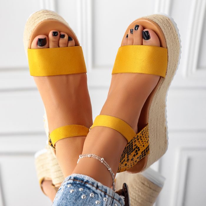 Дамски сандали на платформа Berry жълт #11283